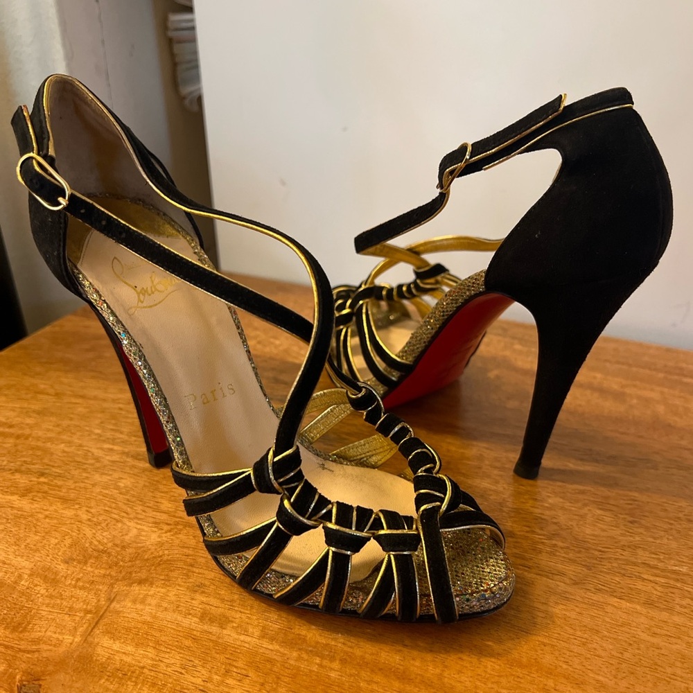 Christian Louboutin 8 Mignon Black & Gold Strappy Heels – No Box